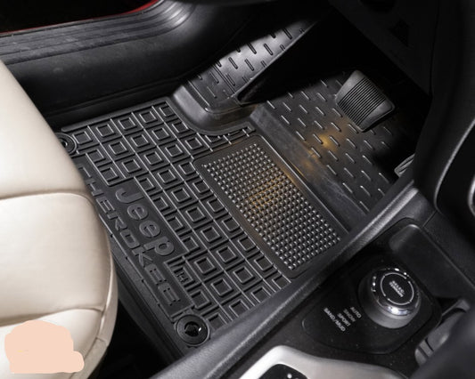 Maßgefertigte Gummifußmatten für Jeep Cherokee KL (2014 - 2023)