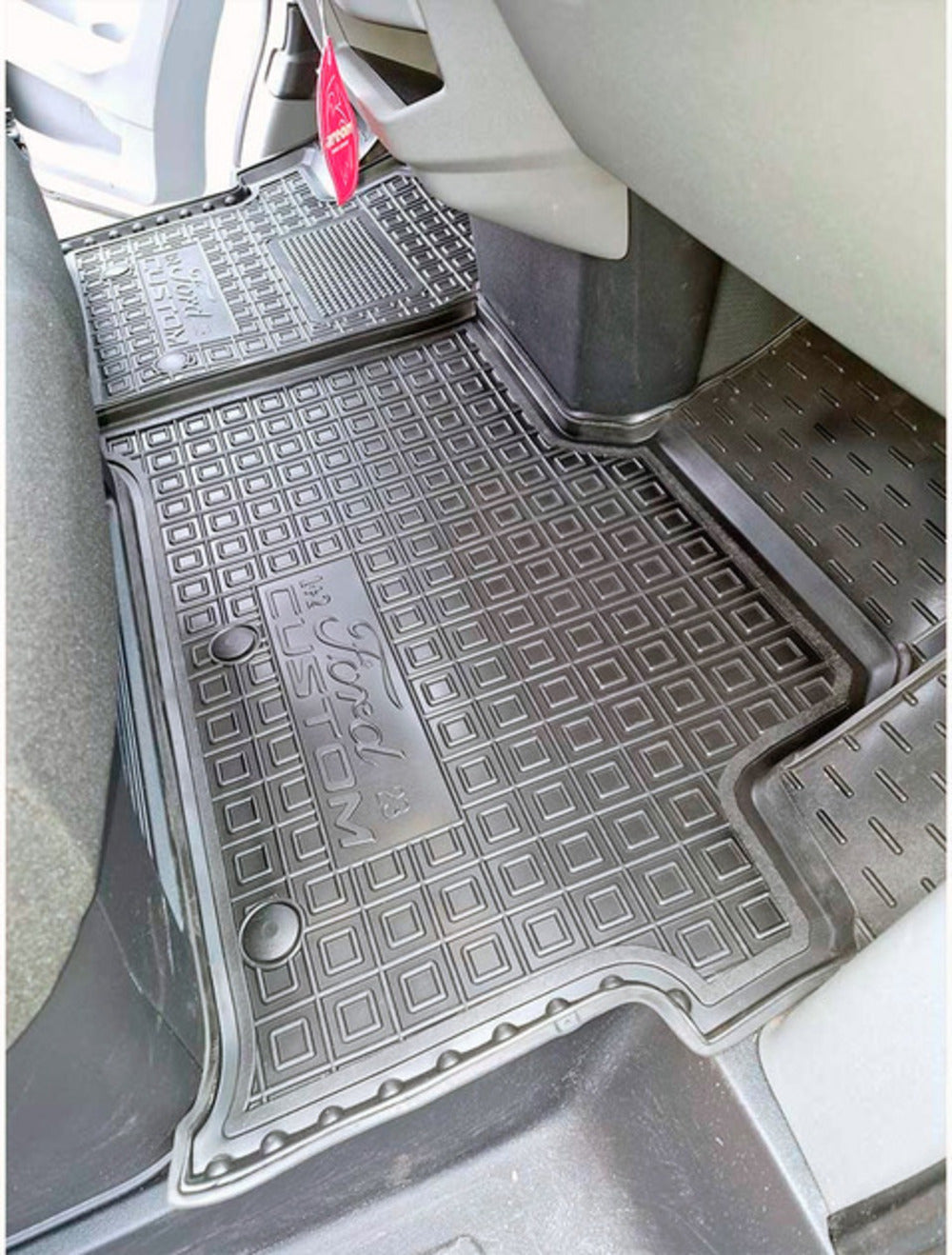 Set tappetini di gomma su misua per Ford Custom Transit/Tourneo '24- (1+2)