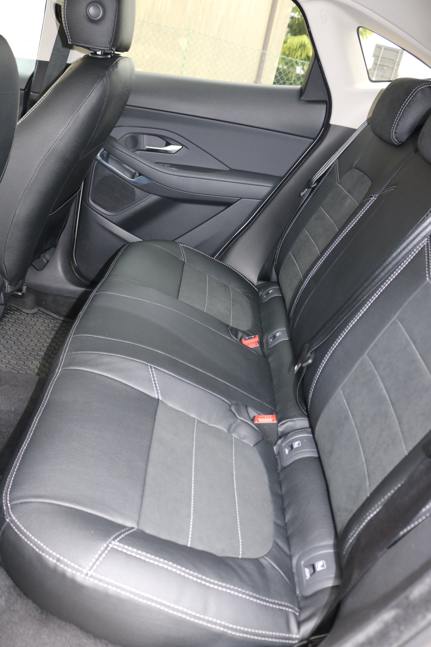 Maßgefertigte Sitzbezüge für Jaguar E-Pace (ab 2017), Lederoptik