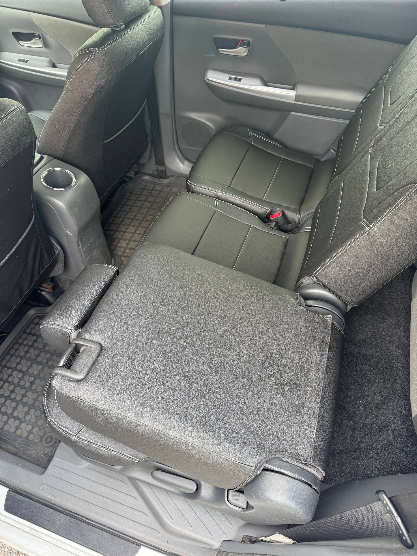 Set coprisedili su misura per Toyota Prius+ Hybrid (2012-2022), Leather Style