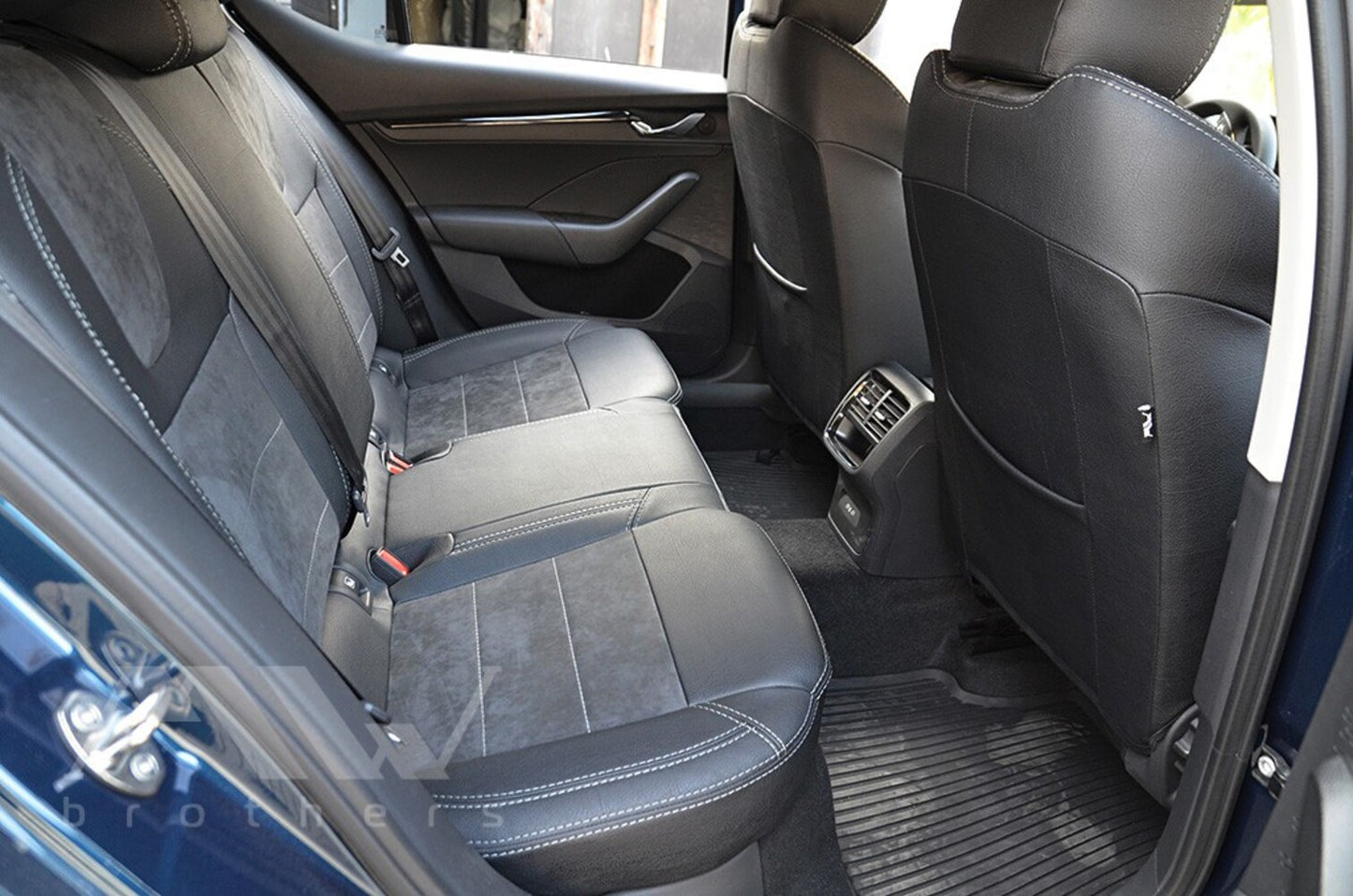 Set coprisedili su misura per Skoda Octavia A8 (2020 in poi), Leather Style