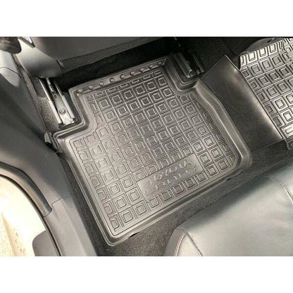 Maßgefertigte Gummifußmatten für Toyota Camry V70 (2018-2024)