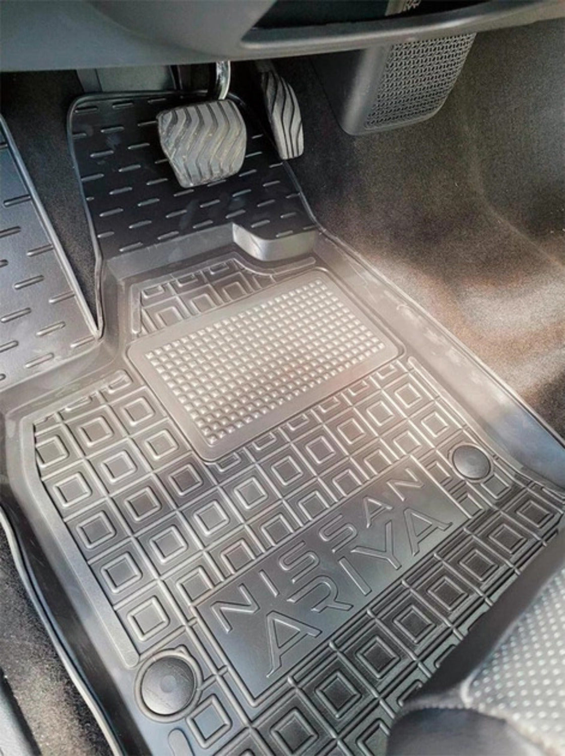 Set tappetini di gomma su misura per Nissan Nissan Ariya (2022 - oggi)
