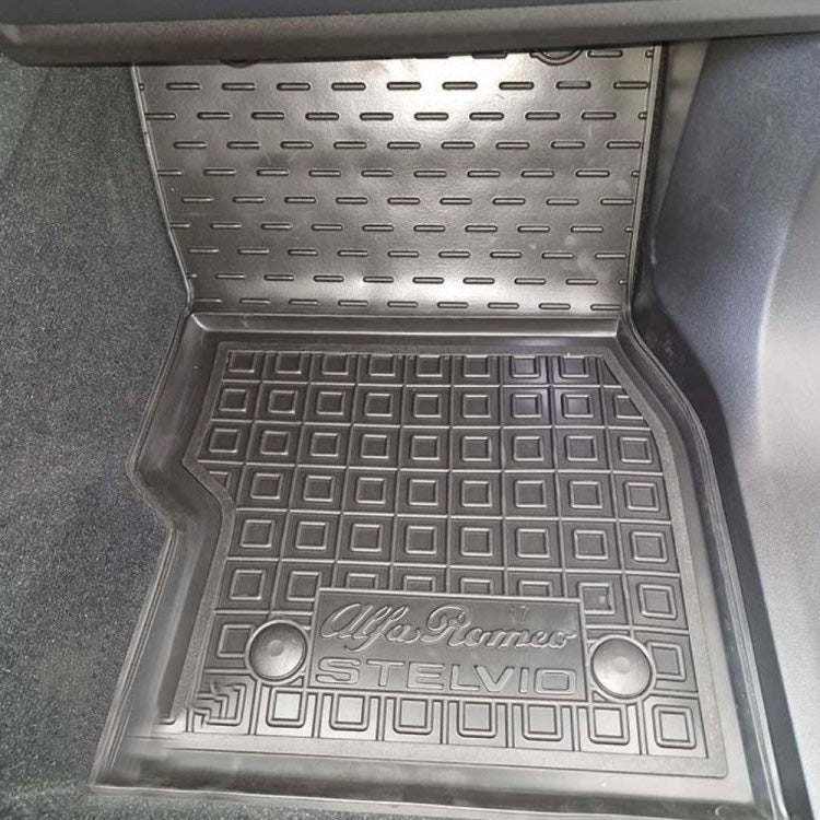 Set tappetini di gomma si musira per Alfa Romeo Stelvio (2017-oggi)