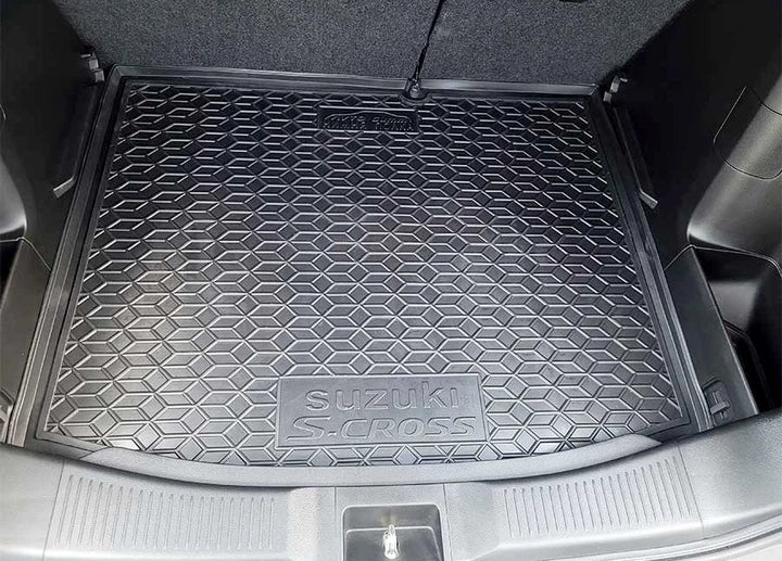 Tappeto di gomma su misura per Suzuki S-Cross (2021-oggi)
