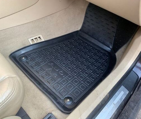 Set tappetini di gomma su misura per Audi A4 (B6) (2000-2006)