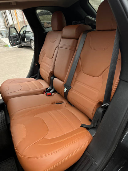 Coprisedili Dynamic Style per Jeep Cherokee KL - ecopelle BiElastic, vestibilità su misura