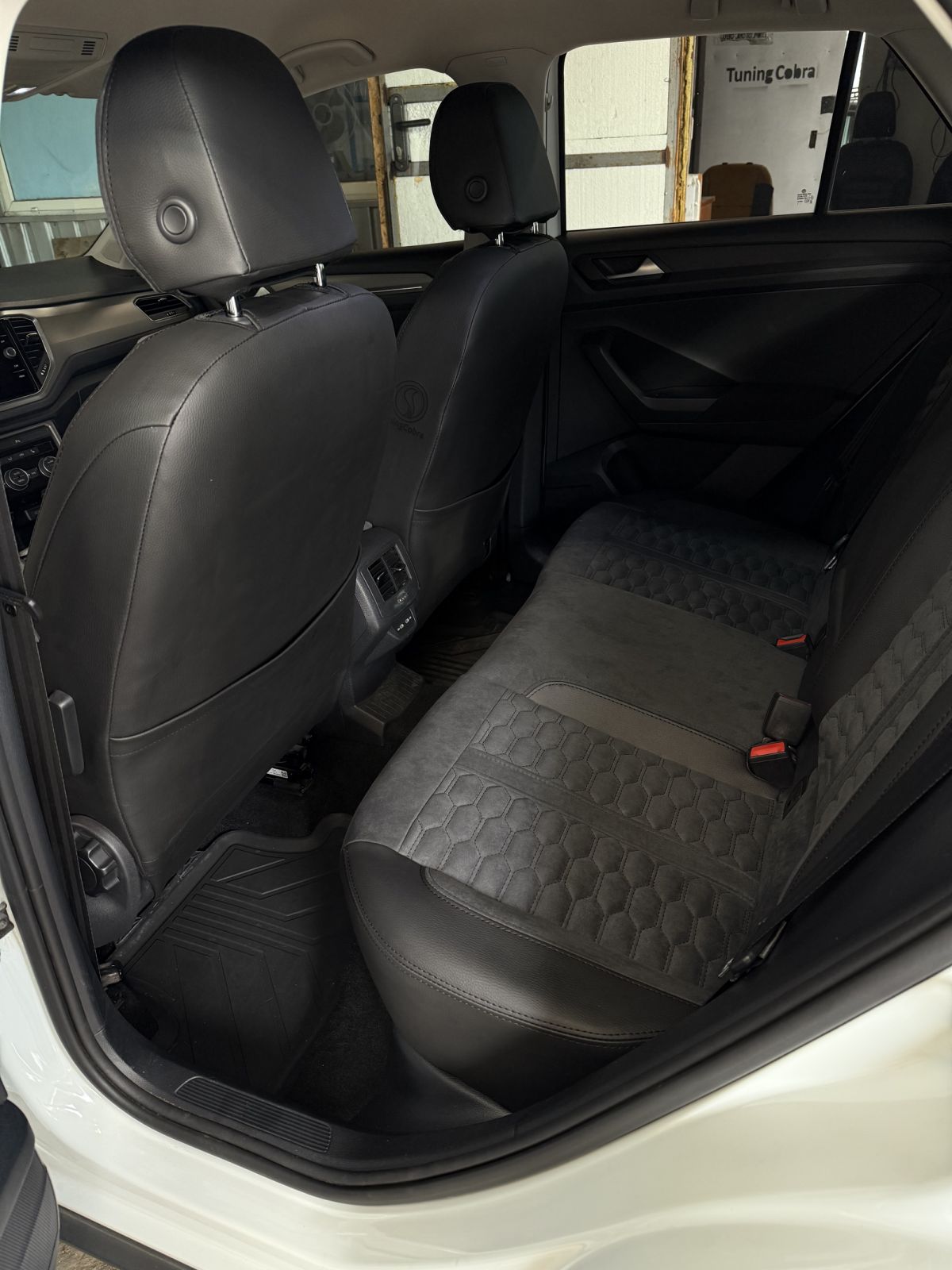 Set coprisedili su misura per Volkswagen T-Roc (2017-2025), Leather Style